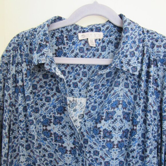 Lila Rose Long Sleeve Dress -  Button Closure and Sleeve - Classic Pattern - Picture 3 of 14